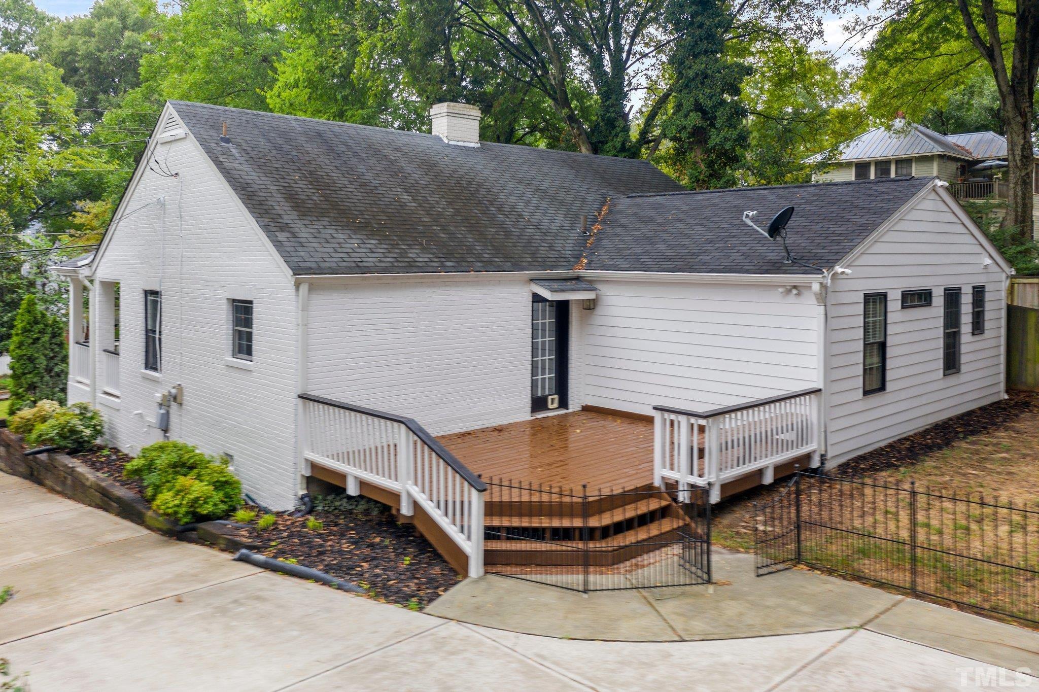 307 Glascock Street Raleigh, NC 27604 - Photo 5 of 29