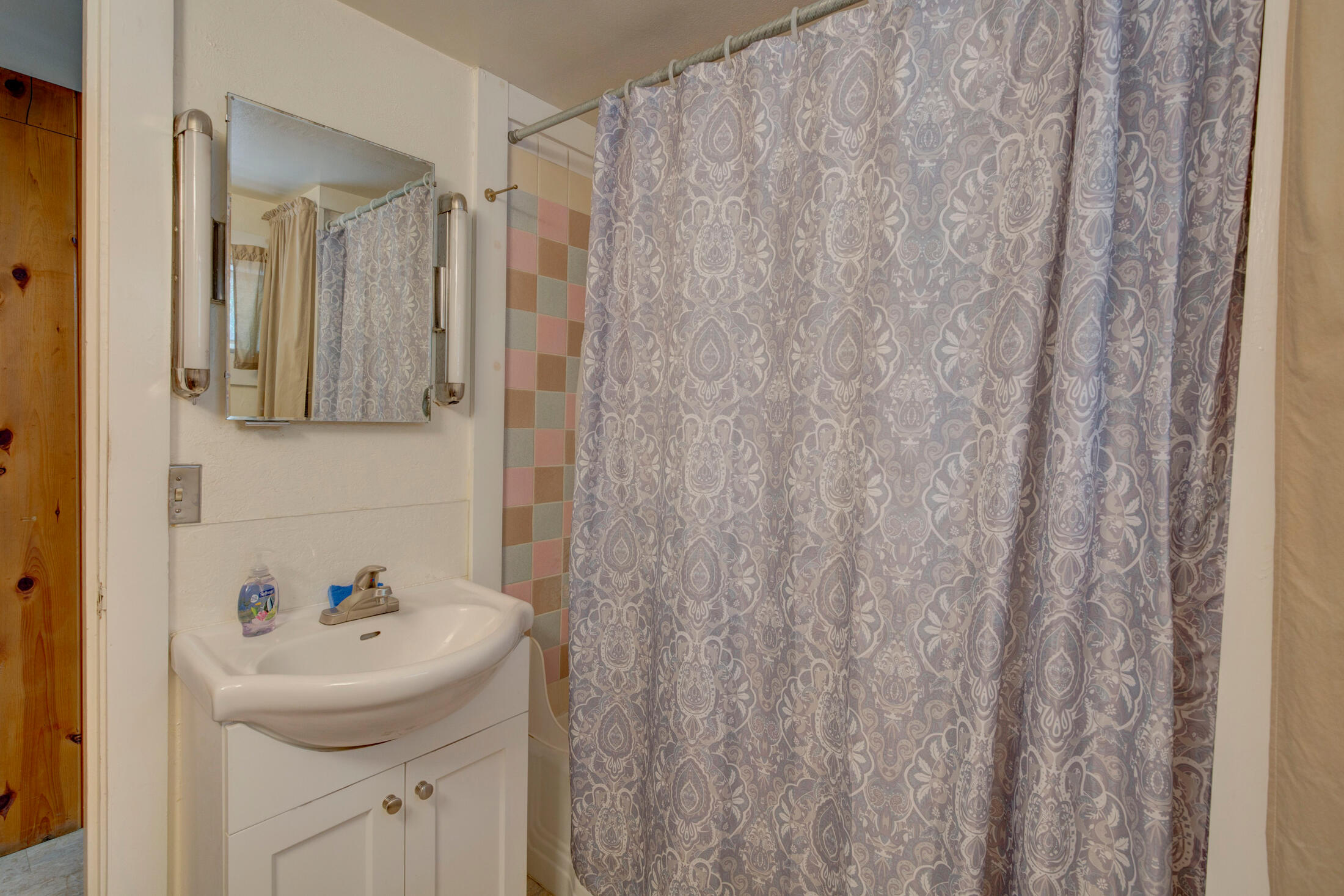 2315 Pioneer Road Talent, OR 97540 - Photo 13 of 18 125A8105_6_7_8_9 copy