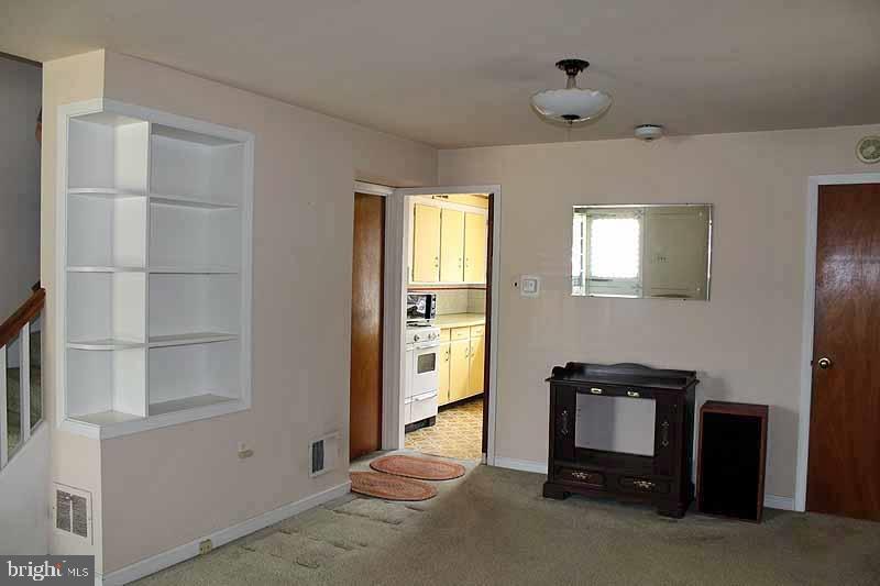 1104 Ranck Mill Road Lancaster, PA 17602 - Photo 3 of 15 Gallery Image 3
