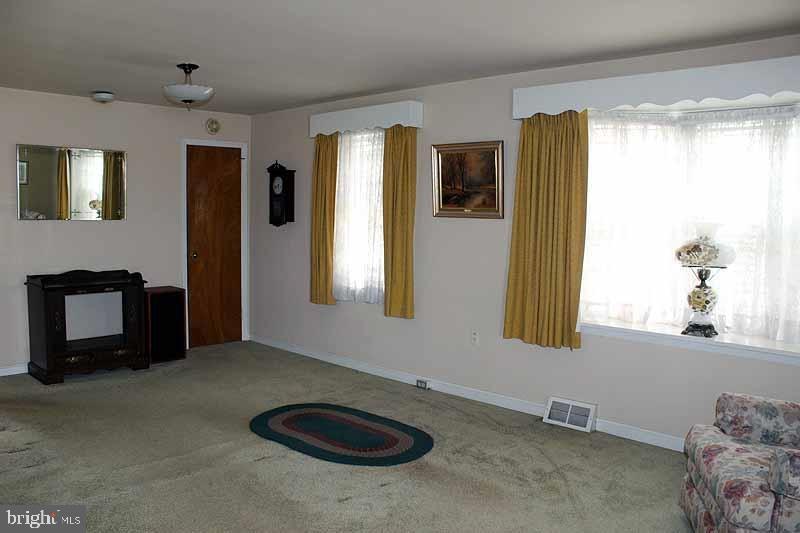 1104 Ranck Mill Road Lancaster, PA 17602 - Photo 4 of 15 Gallery Image 4