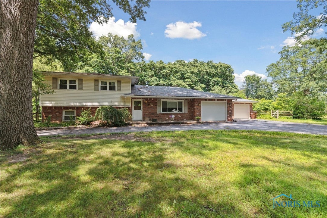 7948 Holstein Road Toledo, OH 43617 - Photo 2 of 39 Gallery Image 2