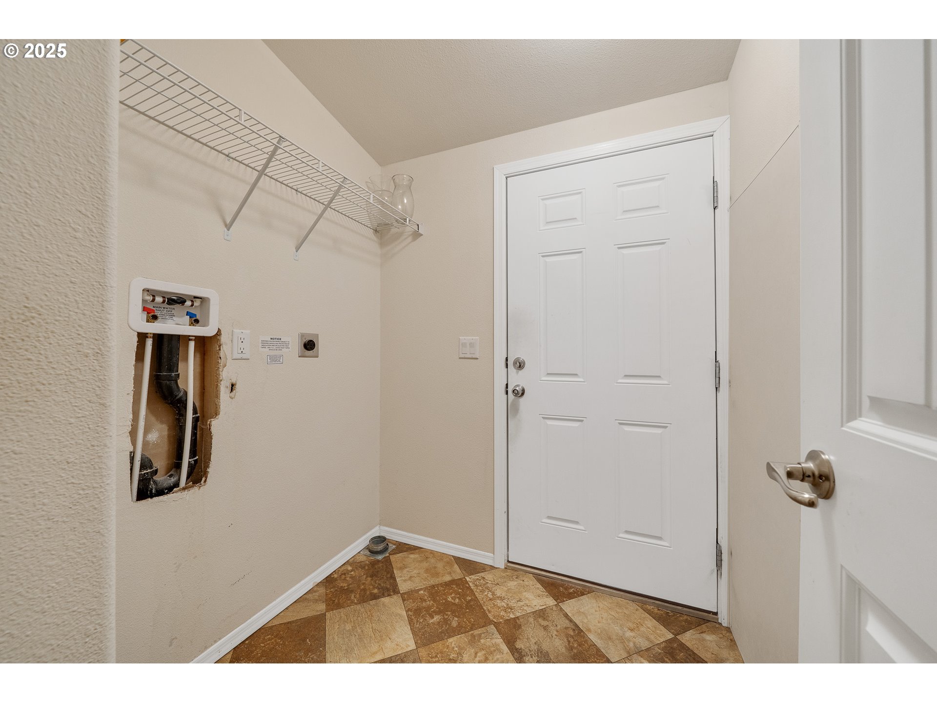 11630 Ernst Court Nehalem, OR 97131 - Photo 13 of 19 Laundry