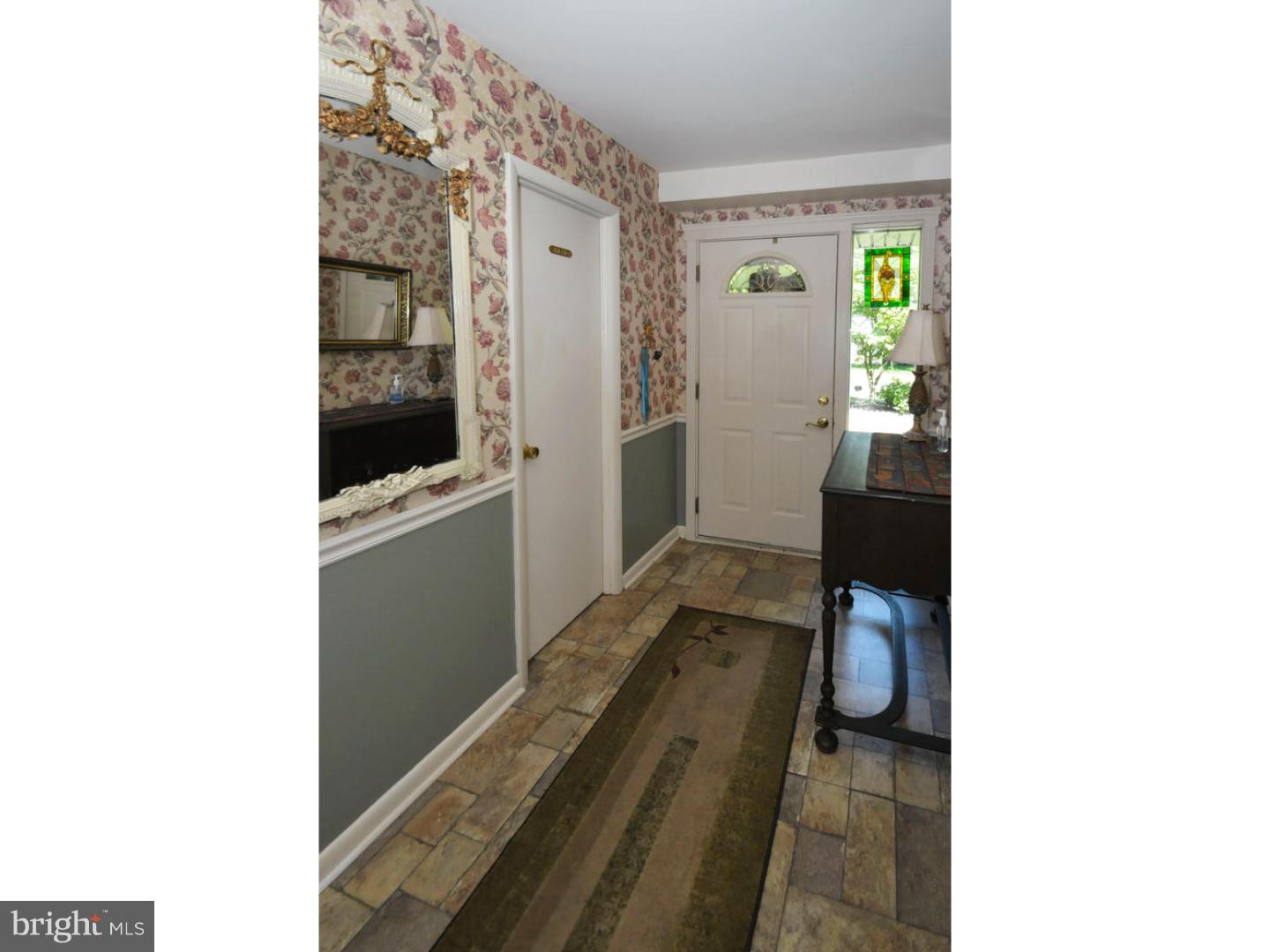 178 Windmill Road Willow Grove, PA 19090 - Photo 3 of 25 Foyer