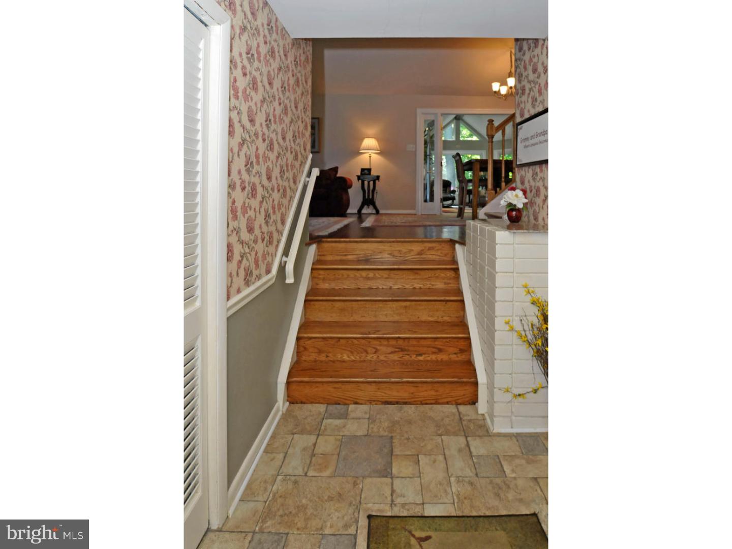 178 Windmill Road Willow Grove, PA 19090 - Photo 4 of 25 Foyer