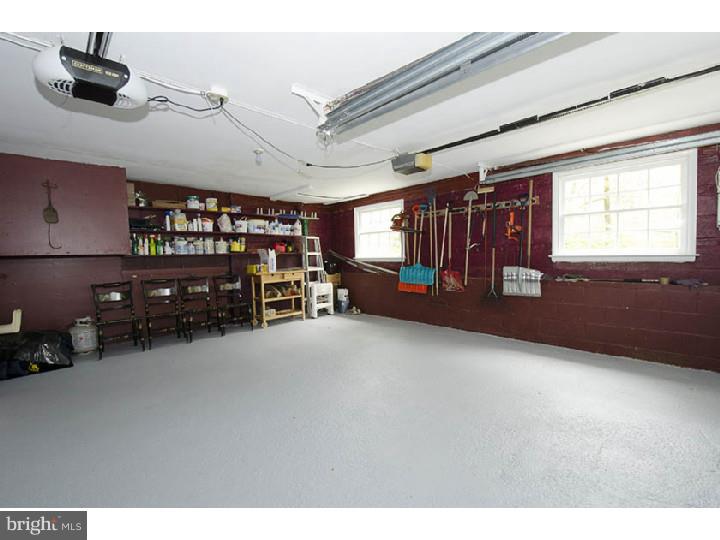 625 Upper Weadley Road Wayne, PA 19087 - Photo 20 of 25 Garage