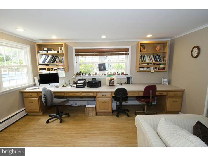 625 Upper Weadley Road Wayne, PA 19087 - Photo 8 of 25 Family Room