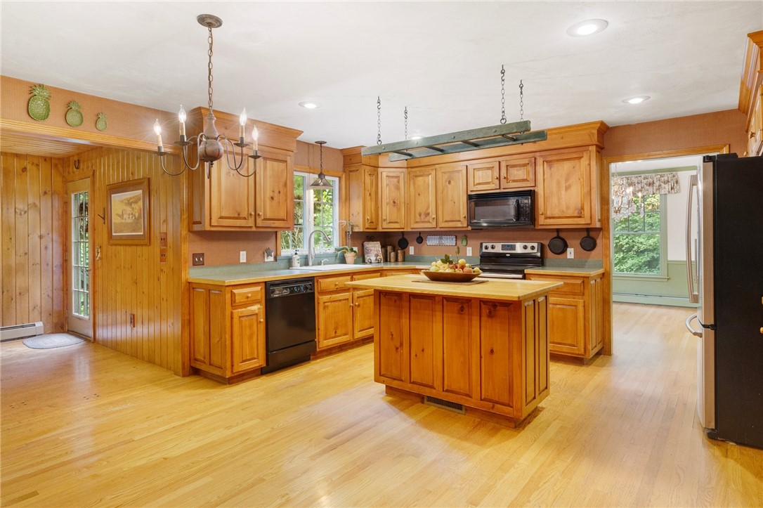 186 Darby Road Scituate, RI 02857 - Photo 6 of 50