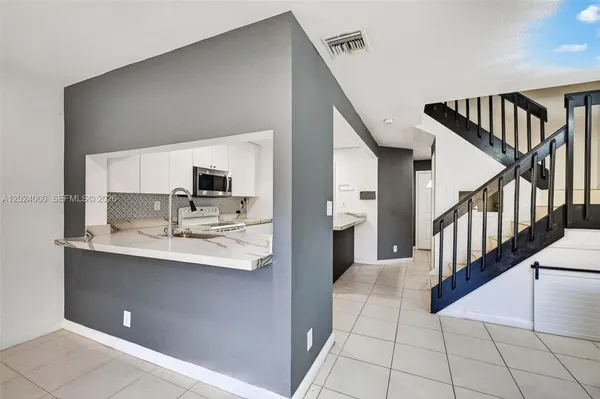 $2,900 | 5843 Woodlands Boulevard, Unit 5843, Tamarac, FL 33319