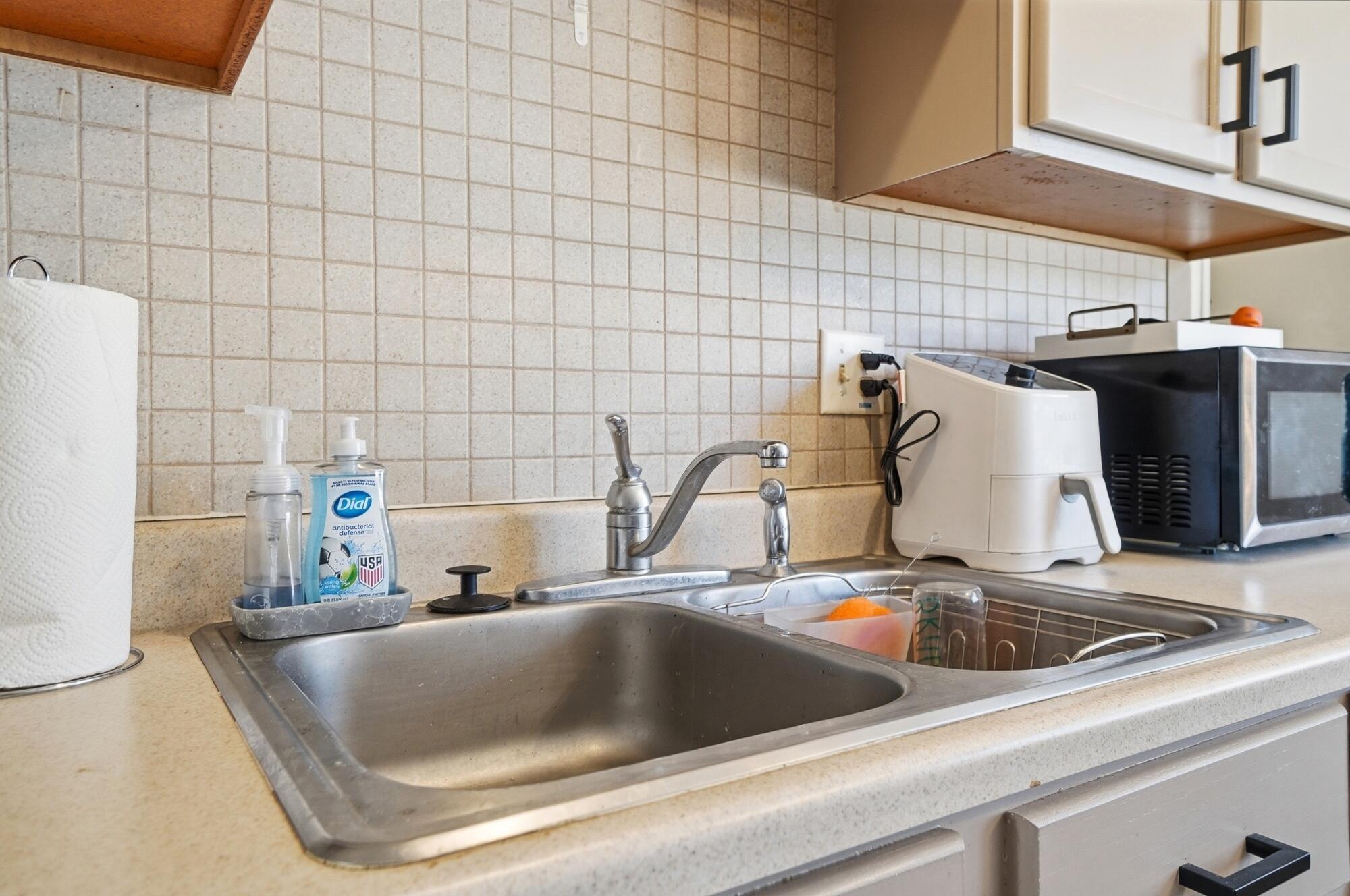 2093 Tupsfield Road Columbus, OH 43229 - Photo 13 of 34 Kitchen