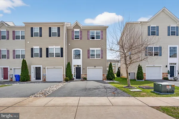 $399,900 | 838 Lissicasey Loop, Middletown, DE 19709