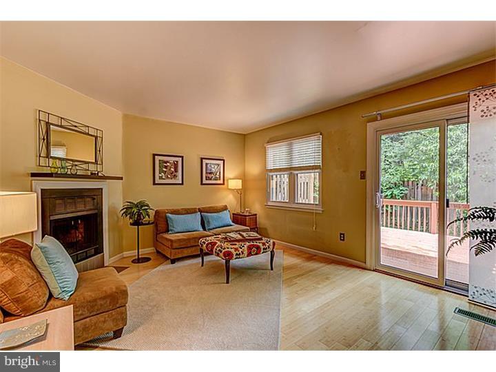 407 Eagle Road Wayne, PA 19087 - Photo 5 of 25 Living Room