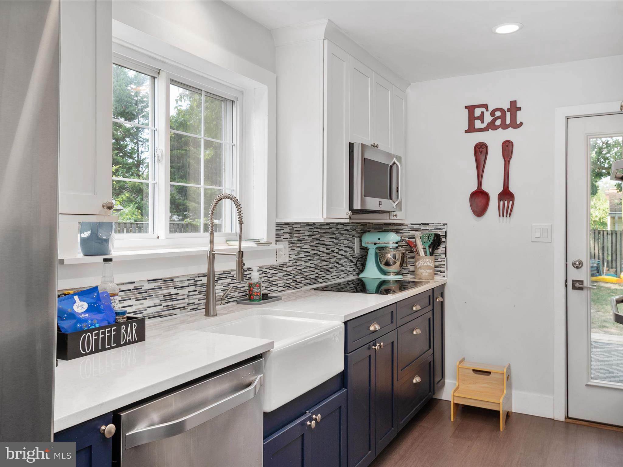 228 Dale Road Pasadena, MD 21122 - Photo 10 of 33 Kitchen