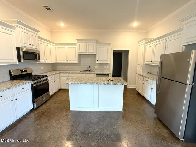 $2,250 | 121 Rotherfield Place, Canton, MS 39046