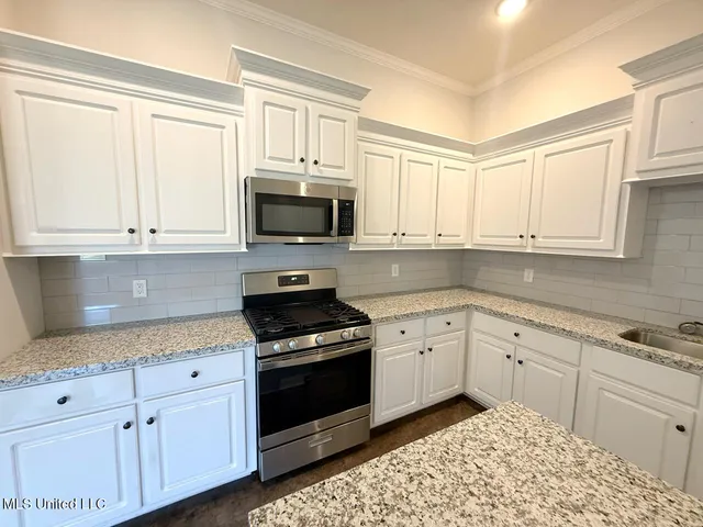 $2,250 | 121 Rotherfield Place, Canton, MS 39046