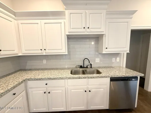 $2,250 | 121 Rotherfield Place, Canton, MS 39046