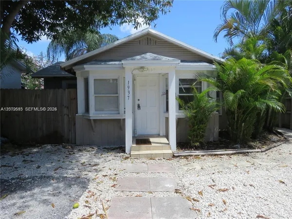 $2,400 | 1937 Taylor Street, Unit 1, Hollywood, FL 33020