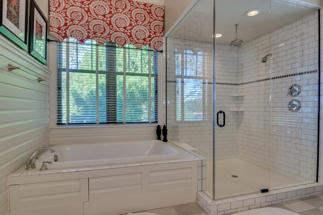 176 Breckenridge Lane Modoc, SC 29838 - Photo 18 of 46 Owner Bathroomm