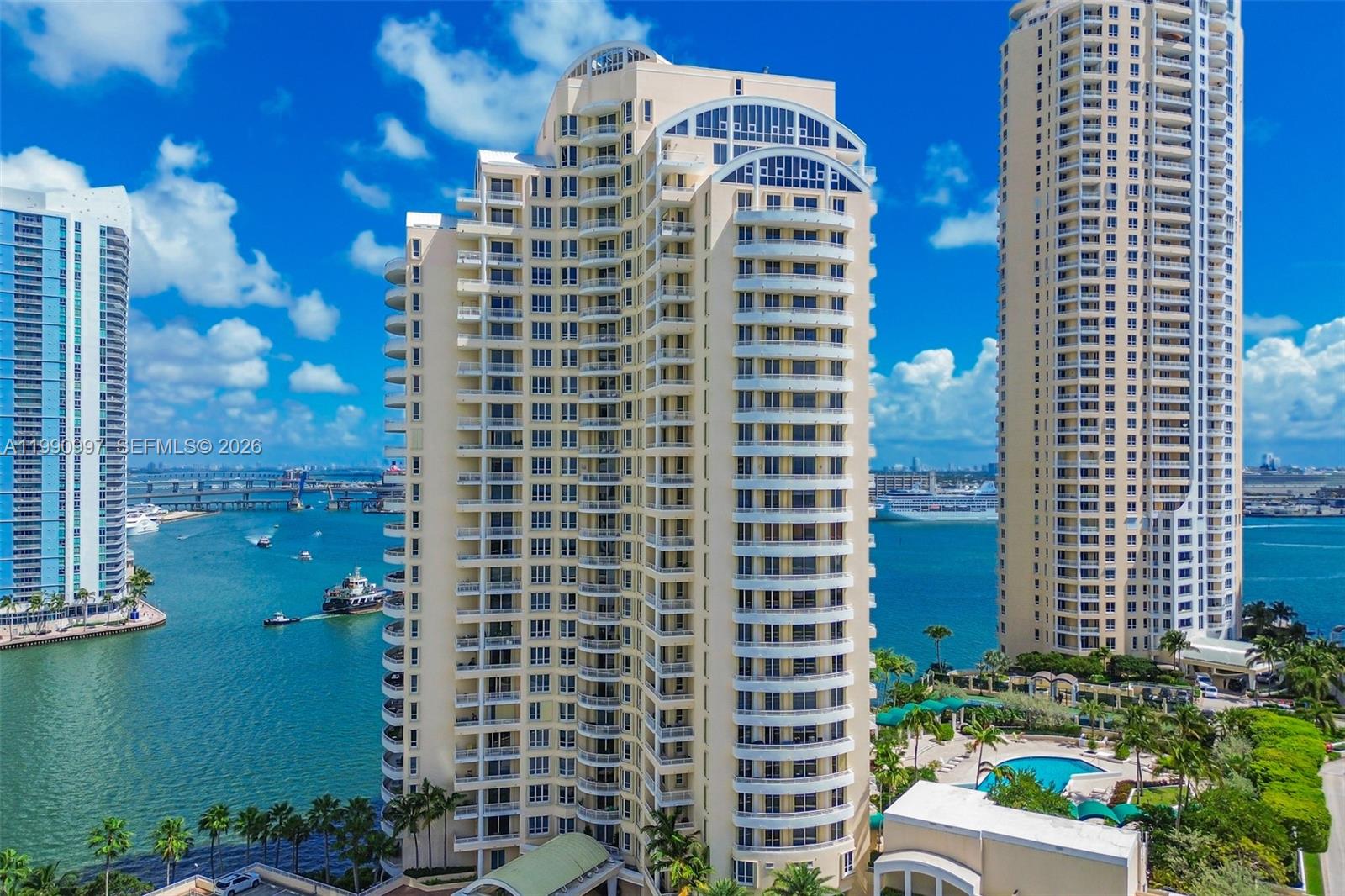 888 Brickell Key Drive, Unit 807 Miami, FL 33131 - Photo 50 of 62 a front view of a building