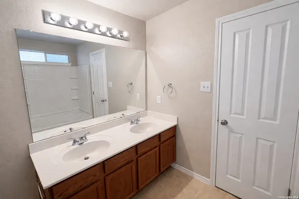 $1,550 | 5015 Fountain Hill, San Antonio, TX 78244