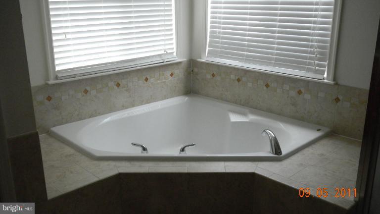 56 Riggs Road Fredericksburg, VA 22405 - Photo 6 of 22 Bath (Master)