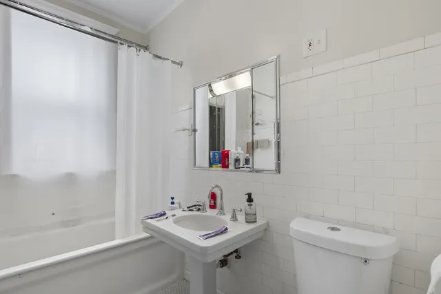 $3,600 | 935 Judson Avenue, Unit 2, Evanston, IL 60202