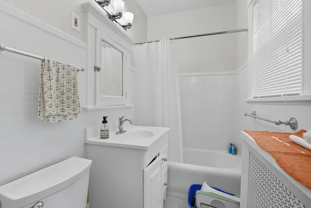 $3,600 | 935 Judson Avenue, Unit 2, Evanston, IL 60202