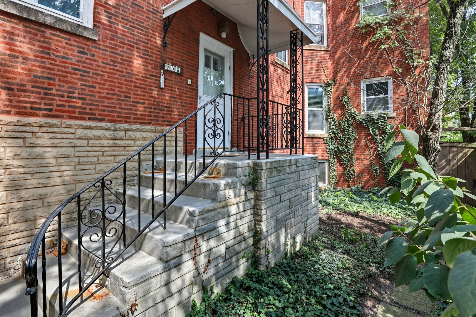 935 Judson Avenue, Unit 2 Evanston, IL 60202 - Photo 3 of 21