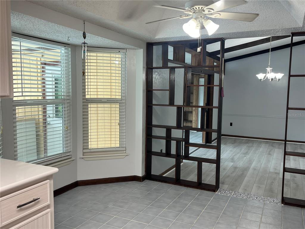 1660 West Beresford Road DeLand, FL 32720 - Photo 22 of 61 Kitchen breakfast area