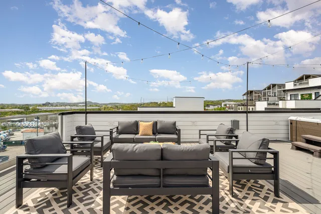 a view of a house with more windows