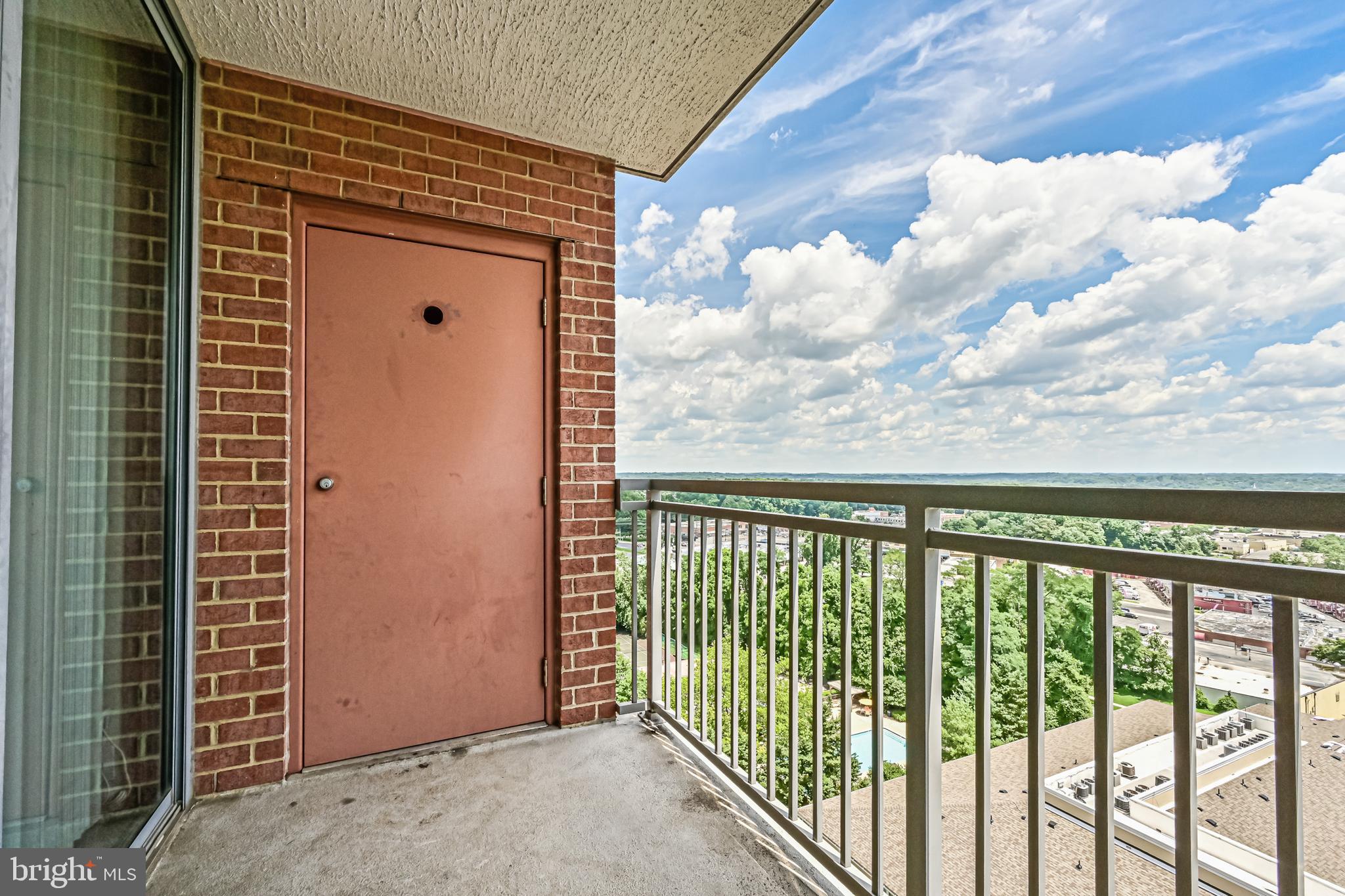 11710 Old Georgetown Road, Unit 1212 Rockville, MD 20852 - Photo 44 of 55 a view of a balcony