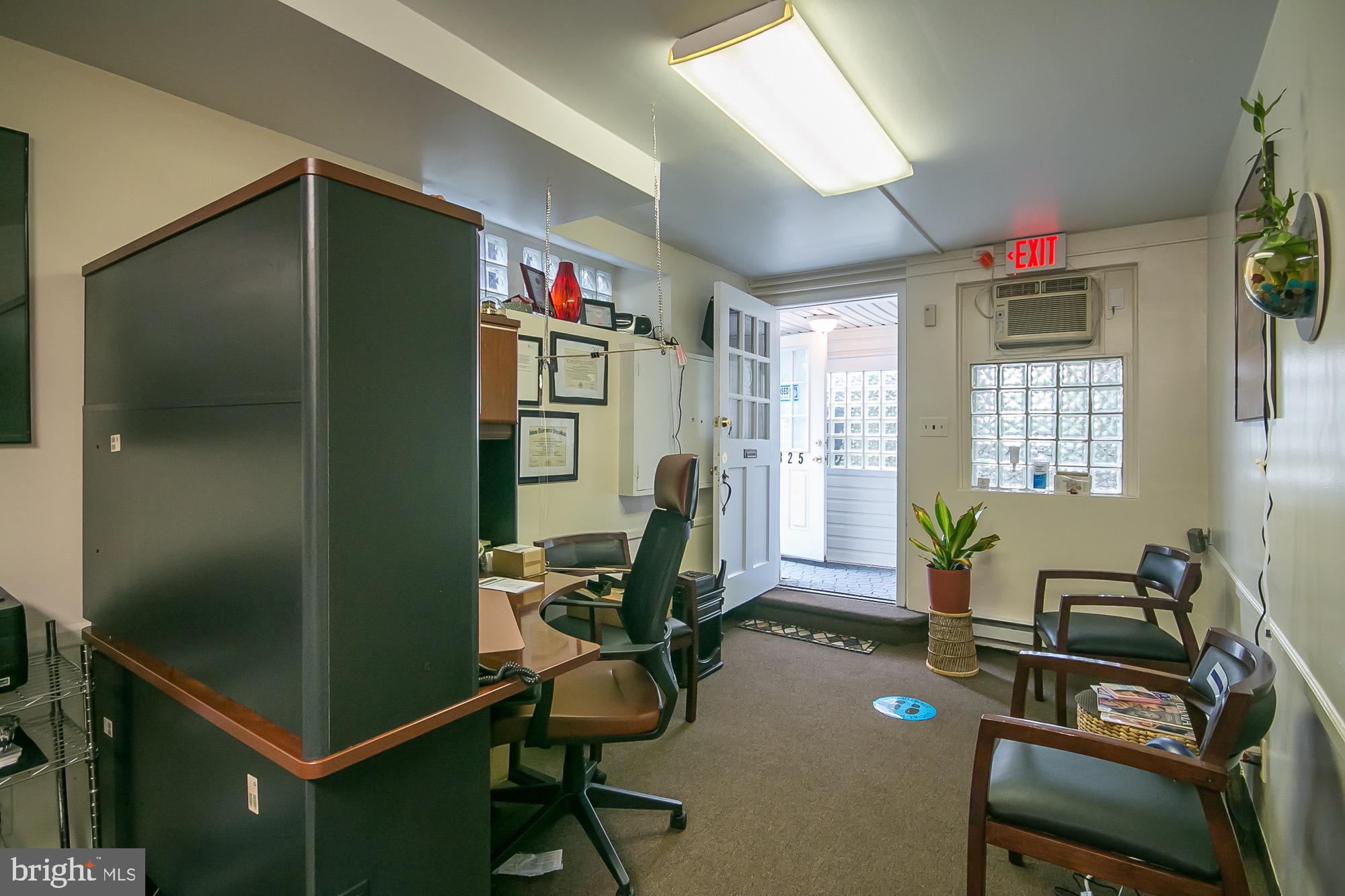 7325 Sherwood Road Philadelphia, PA 19151 - Photo 15 of 26 Gallery Image 15