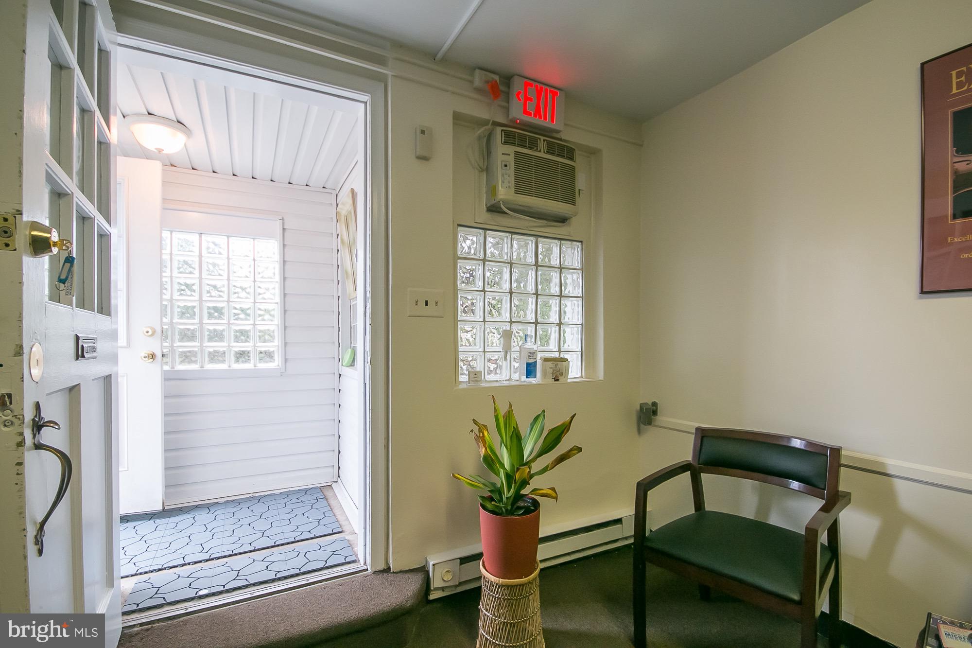 7325 Sherwood Road Philadelphia, PA 19151 - Photo 19 of 26 Gallery Image 19