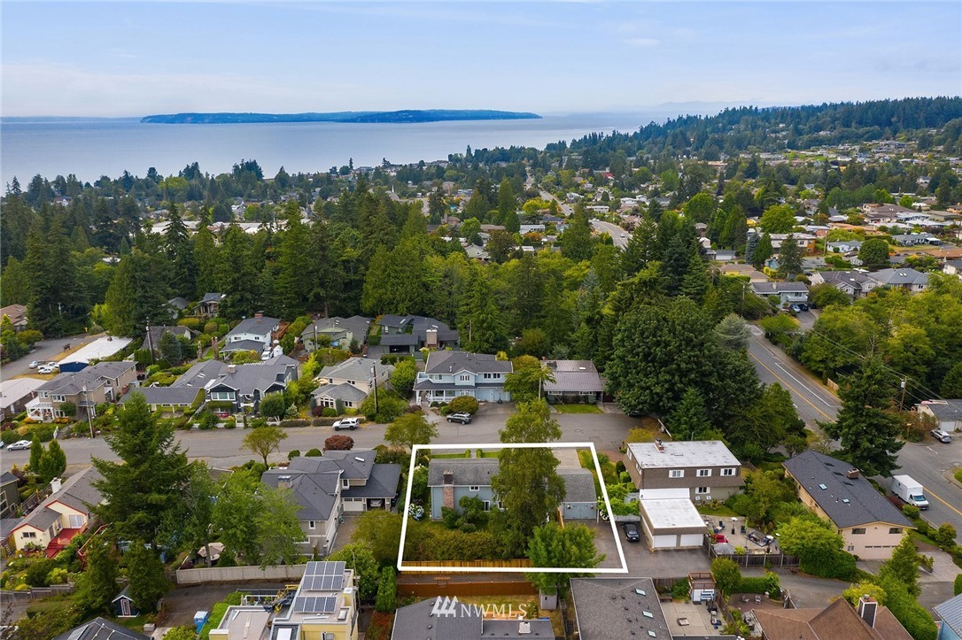 840 Bell Street Edmonds, WA 98020 - Photo 39 of 40 an aerial view of multiple house
