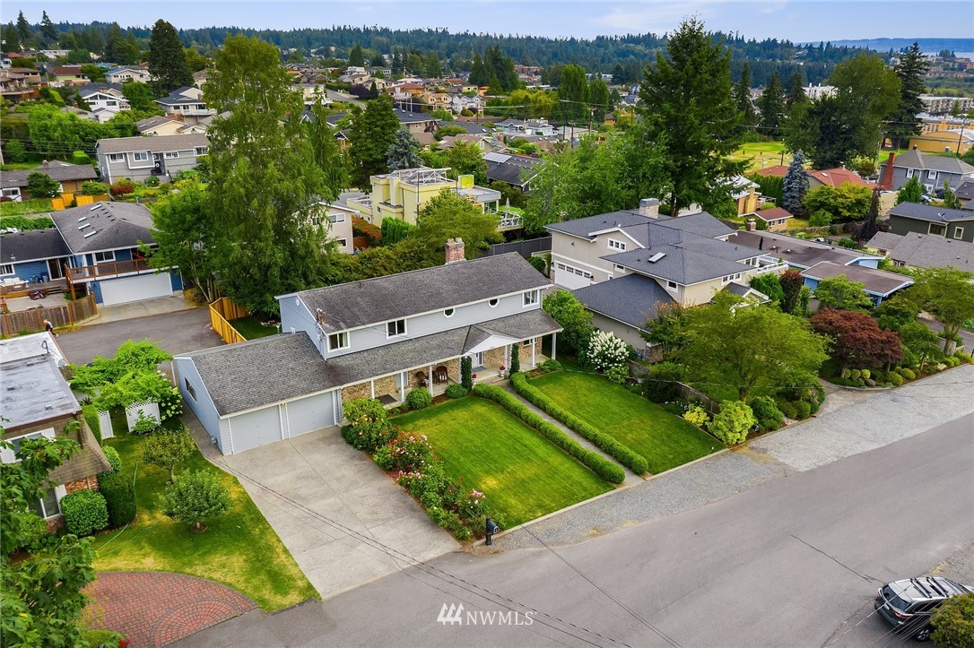840 Bell Street Edmonds, WA 98020 - Photo 5 of 40 an aerial view of multiple houses with yard