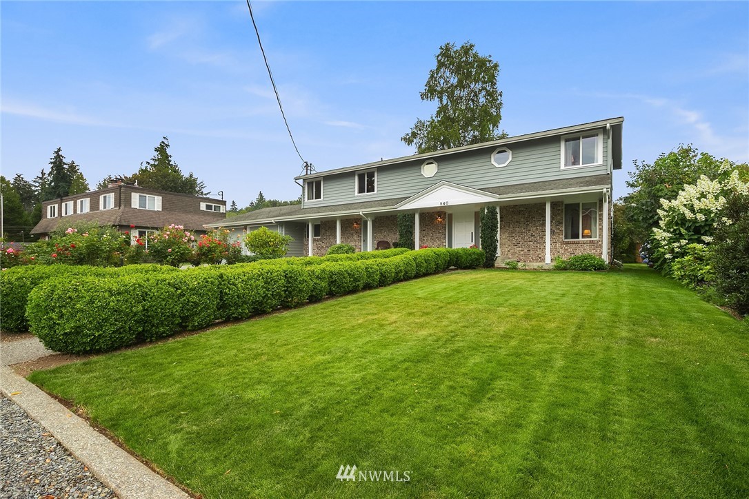 840 Bell Street Edmonds, WA 98020 - Photo 7 of 40 a front view of a house with a yard