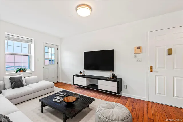 $648,000 | 35-06 Leavitt Street, Unit 3I | Flushing