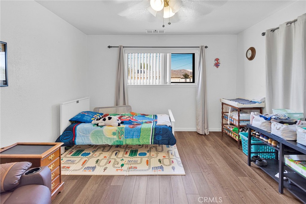 14575 Tonikan Road Apple Valley, CA 92307 - Photo 14 of 38 Gallery Image 14