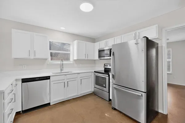 $354,900 | 921 Cody Court, River Oaks, TX 76114