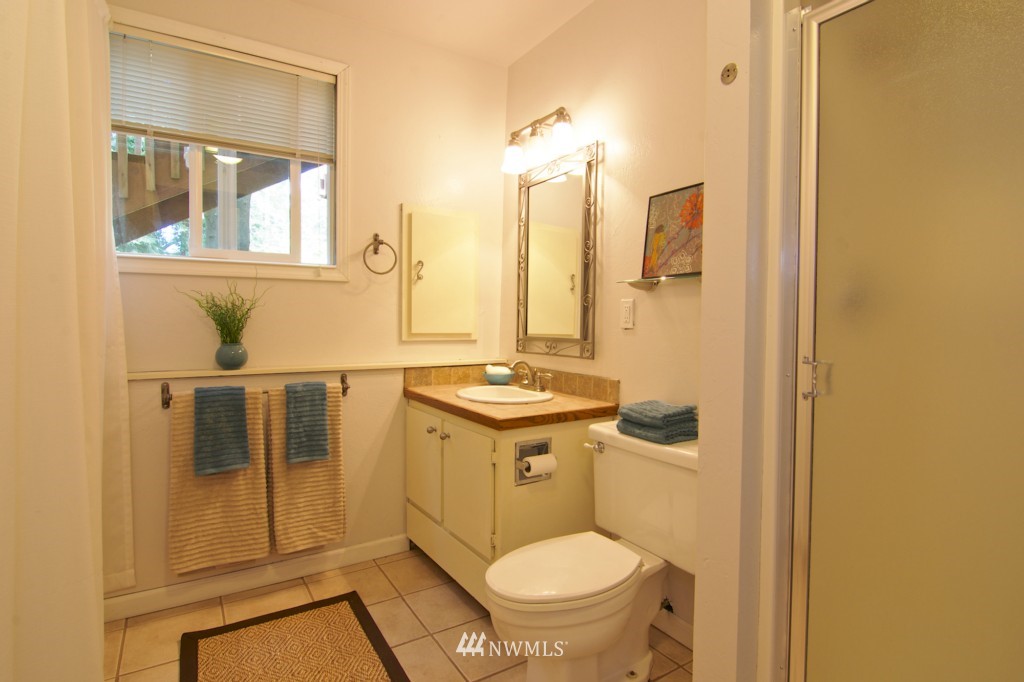 6424 Fisher Road Edmonds, WA 98026 - Photo 14 of 21 Gallery Image 14