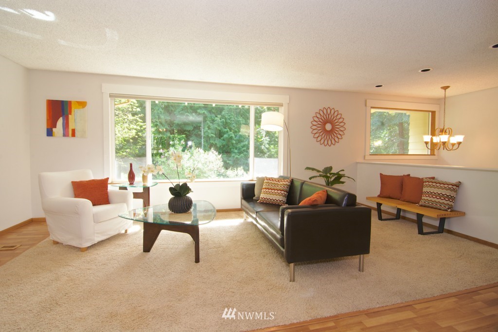 6424 Fisher Road Edmonds, WA 98026 - Photo 4 of 21 Gallery Image 4