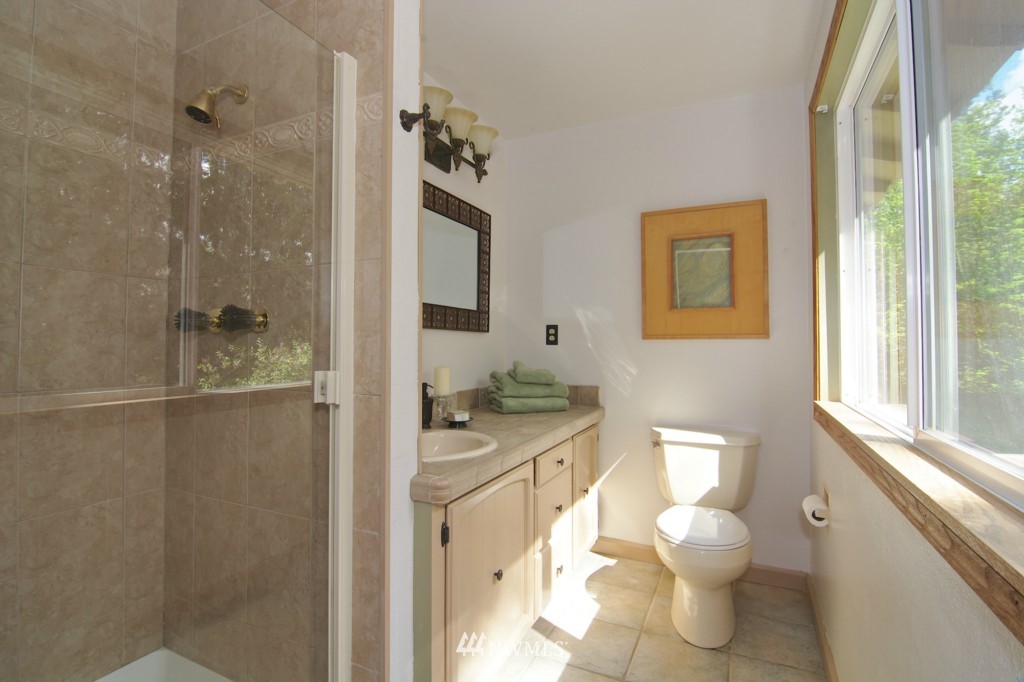 6424 Fisher Road Edmonds, WA 98026 - Photo 8 of 21 Gallery Image 8