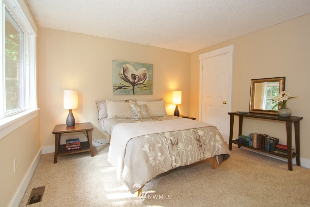 6424 Fisher Road Edmonds, WA 98026 - Photo 9 of 21 Gallery Image 9
