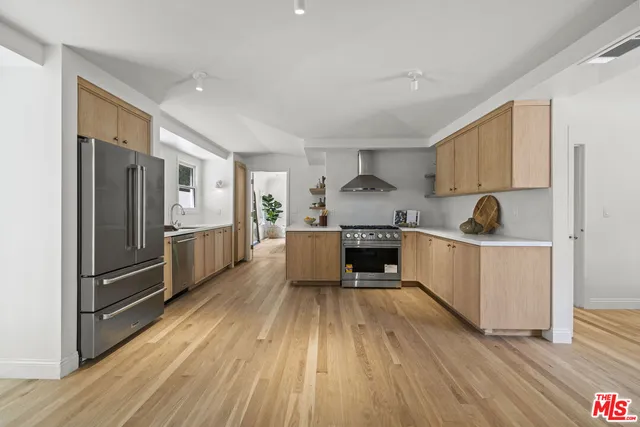 $2,899,900 | 736 South Cloverdale Avenue, Los Angeles, CA 90036