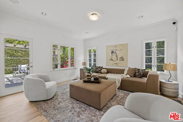 $2,899,900 | 736 South Cloverdale Avenue, Los Angeles, CA 90036