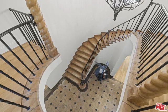 $2,899,900 | 736 South Cloverdale Avenue, Los Angeles, CA 90036