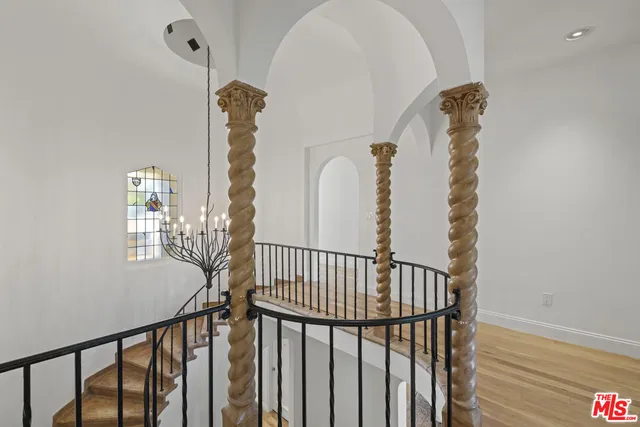 $2,899,900 | 736 South Cloverdale Avenue, Los Angeles, CA 90036