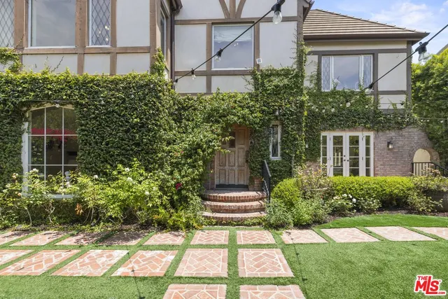 $2,899,900 | 736 South Cloverdale Avenue, Los Angeles, CA 90036