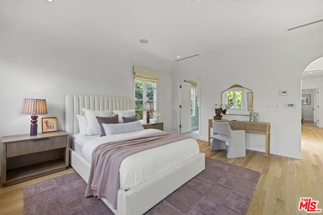 $2,899,900 | 736 South Cloverdale Avenue, Los Angeles, CA 90036