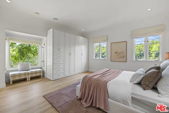 $2,899,900 | 736 South Cloverdale Avenue, Los Angeles, CA 90036