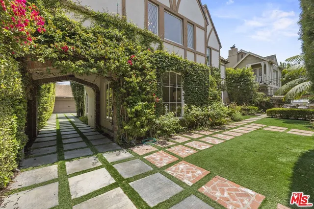 $2,899,900 | 736 South Cloverdale Avenue, Los Angeles, CA 90036